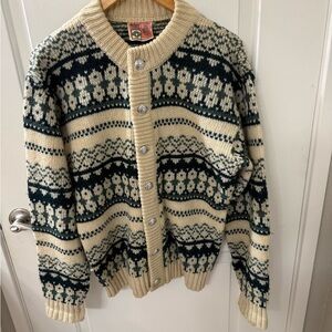 Scance Pure New Wool Size M Button Cardigan Sweater Chowican Geometric pattern.